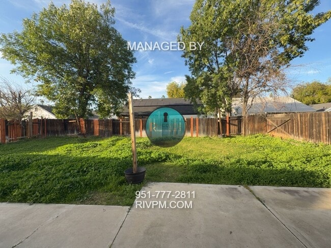 Building Photo - Spacious 2-Bedroom Home in Desirable Riverside Cul-de-Sac Near UCR!