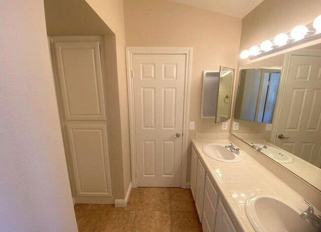 Building Photo - Wolf Valley Estates - Pool and Spa - Pets ...