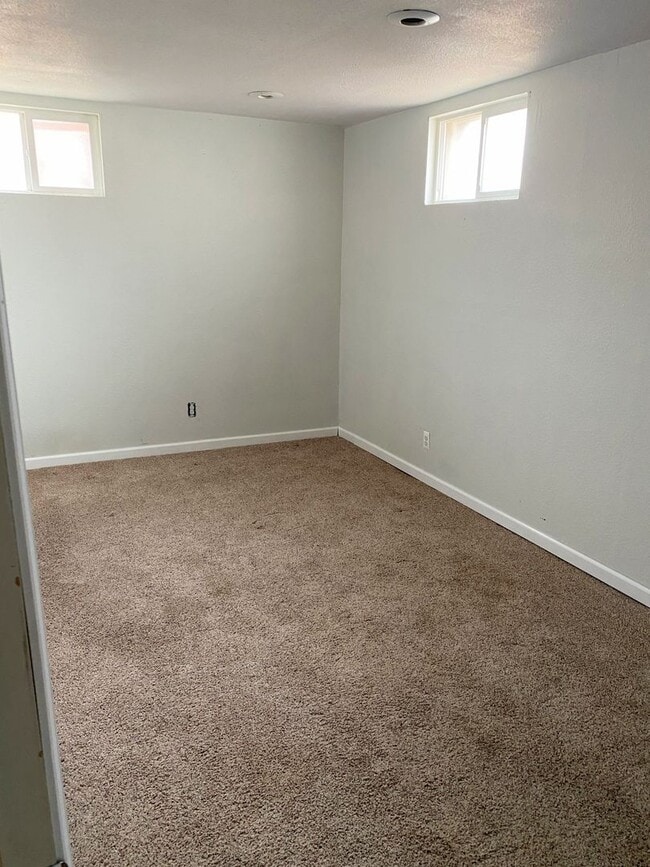Building Photo - 2 bed, 2 bath home