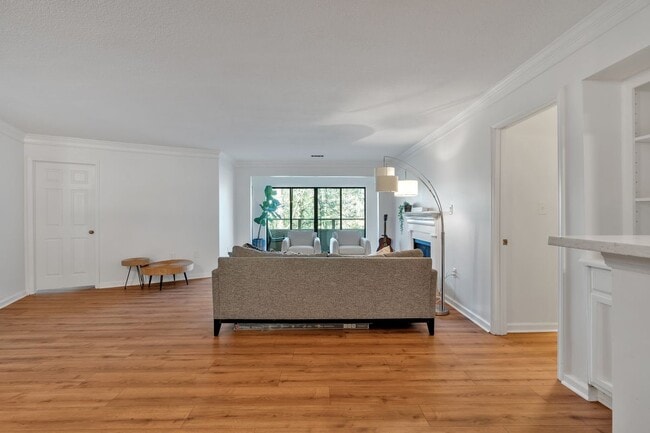 Building Photo - 25109 Plantation Dr NE