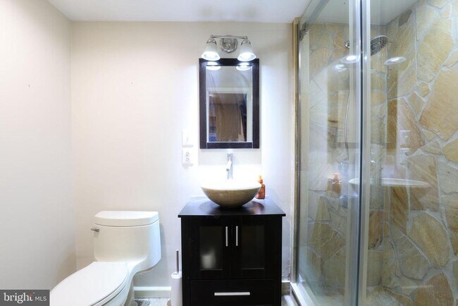 Building Photo - 7966 Hidden Bridge Dr