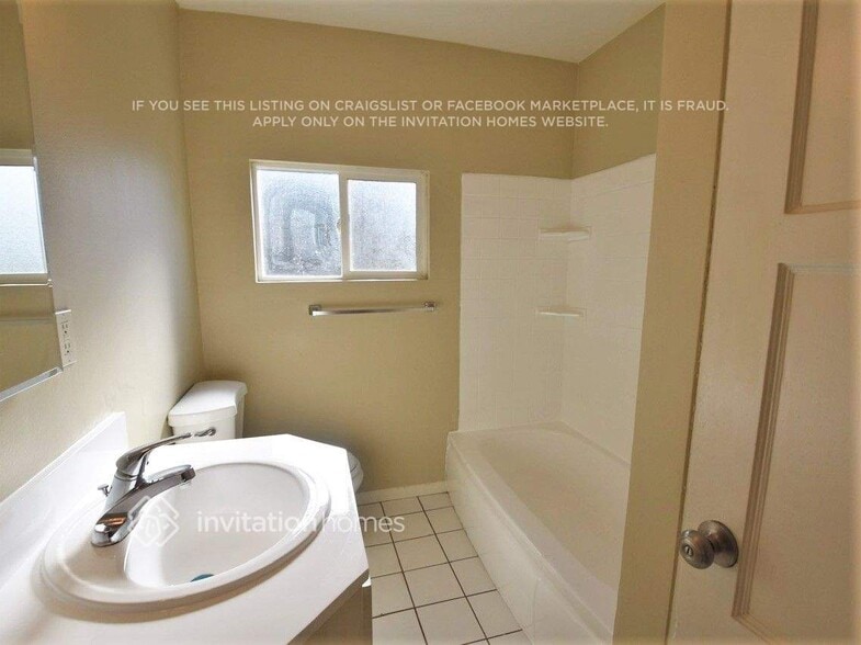 Building Photo - 8647 Tyrone Ave