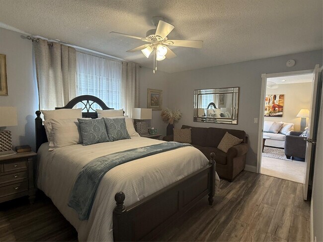 Building Photo - 32 Abbey Ln