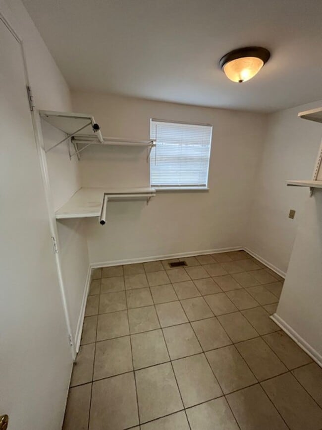 Building Photo - Nice 3 Bedroom 2 Bathroom House in Little Rock, Arkansas