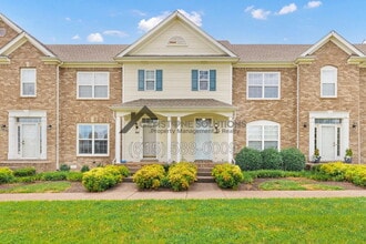 Building Photo - 1012 McKenna Dr