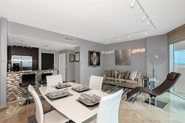 Building Photo - 6515 Collins Ave