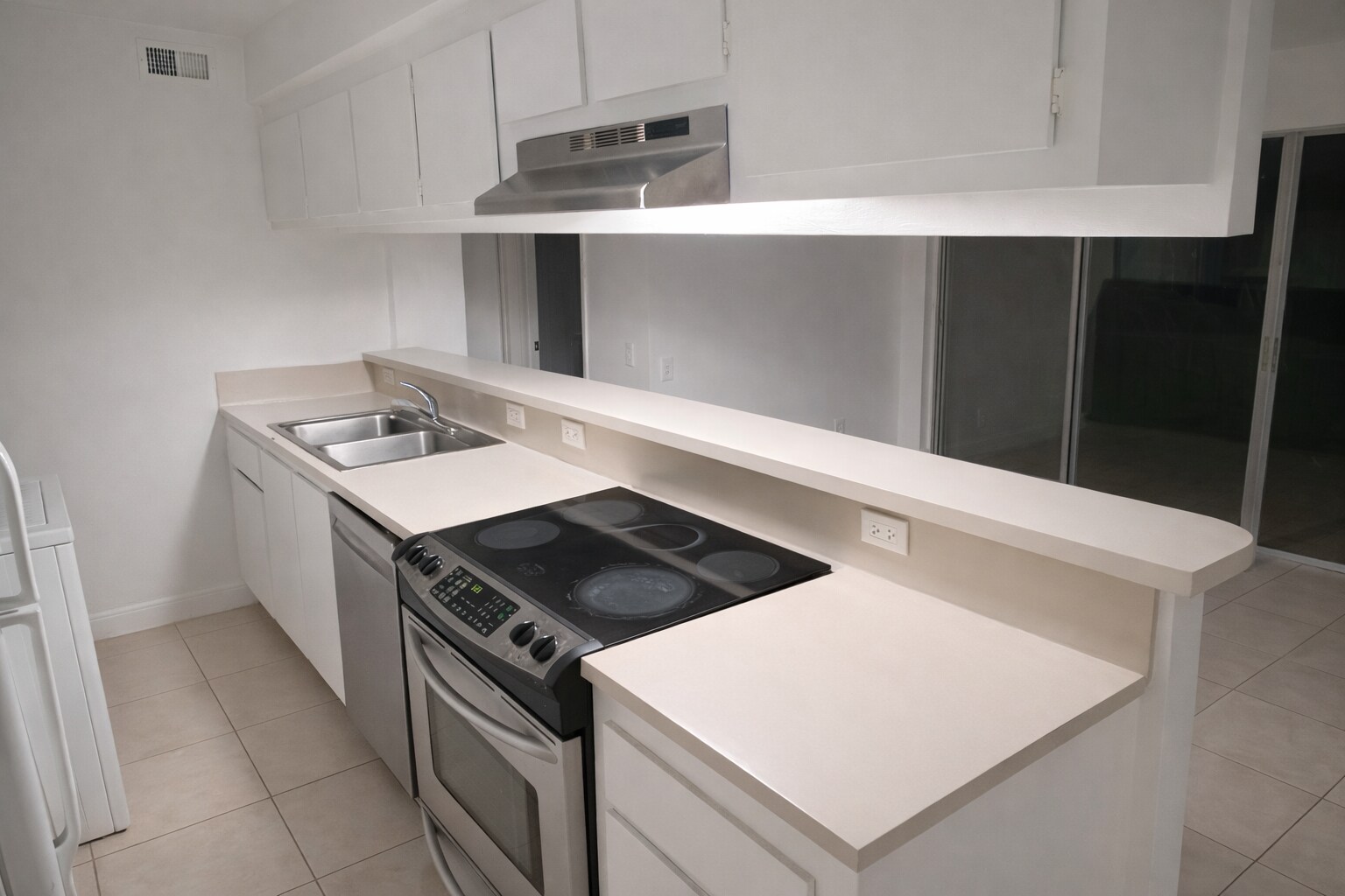 Building Photo - 5332 NE 6th Ave