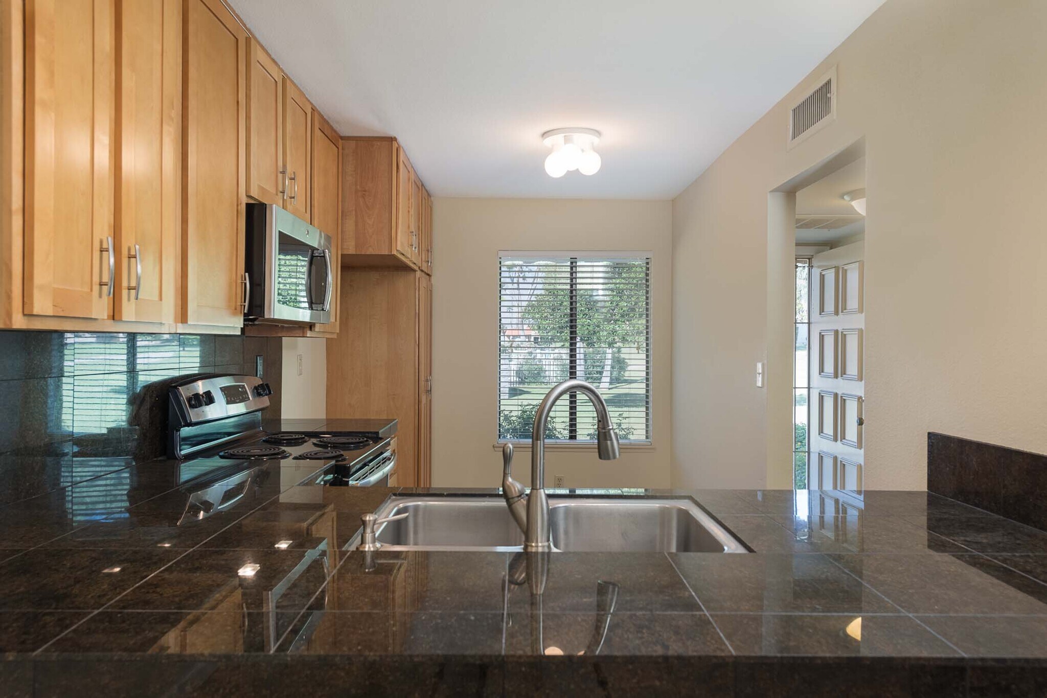 Building Photo - 69725 Encanto Ct