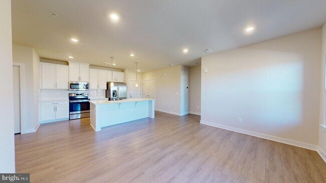Building Photo - 12850 Mosaic Pk Wy
