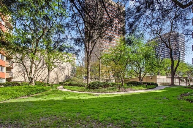 Building Photo - 2525 Main St