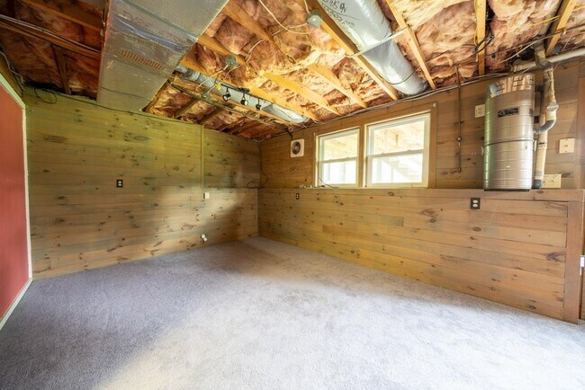 Building Photo - 246 Winding Pond Rd
