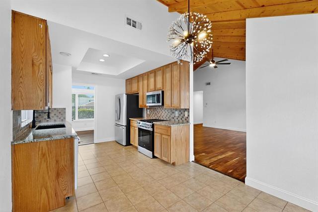 Building Photo - 6105 Hillside Ln