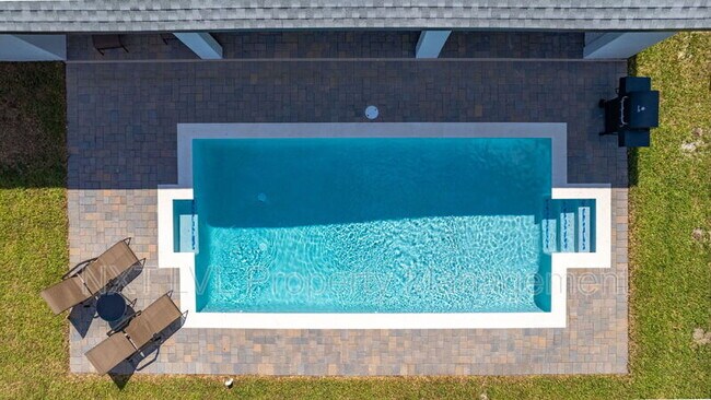 Building Photo - 1925 SW 3rd Terrace