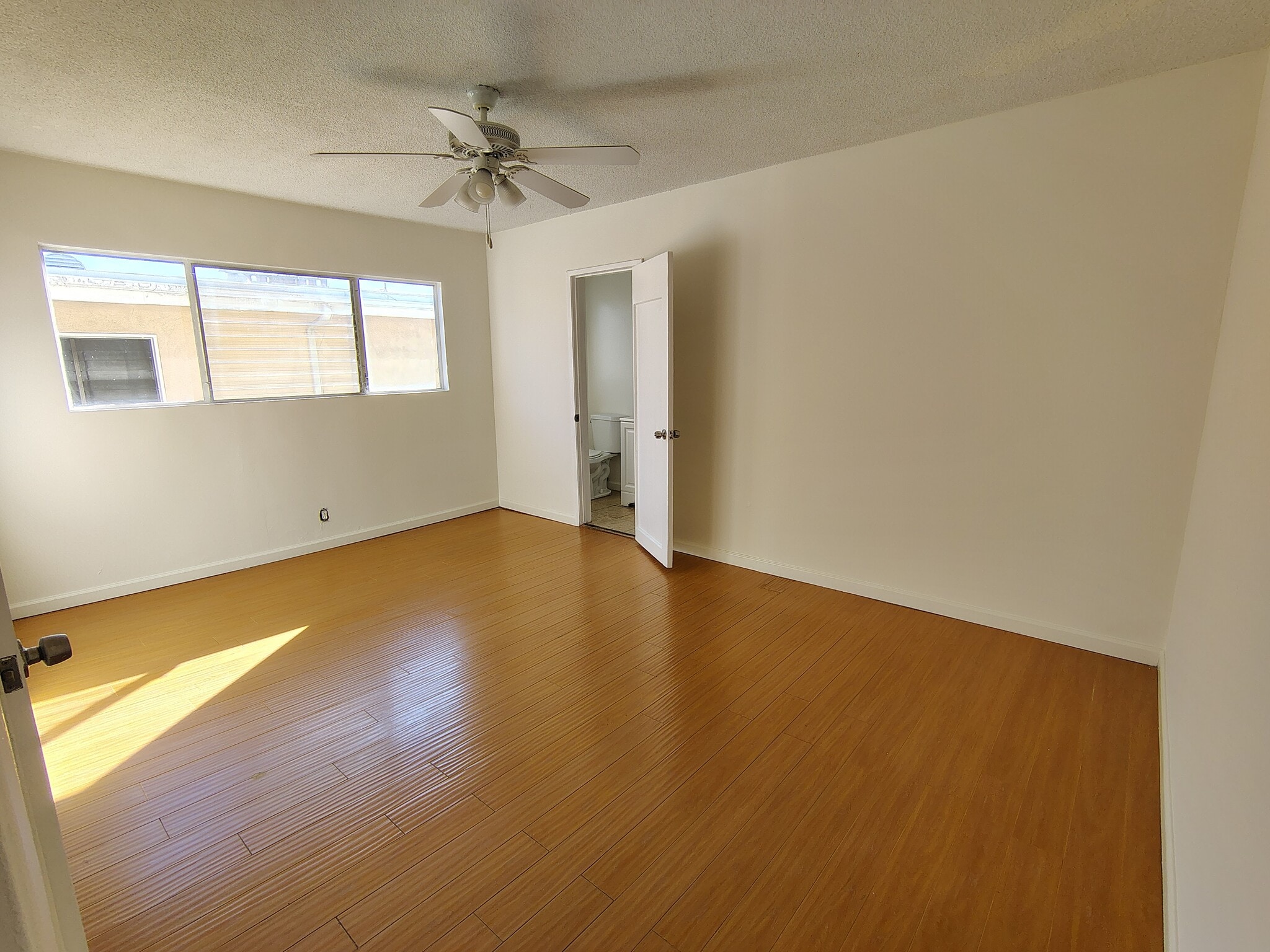 Building Photo - 7920 Selma Ave