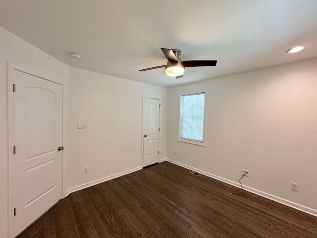 Building Photo - Stylish Updated Home Just Minutes from Downtown Raleigh!