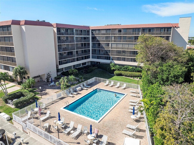 Building Photo - 740 S Federal Hwy