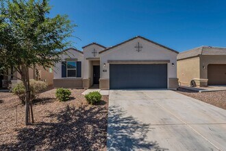 Building Photo - Gorgeous 4 Bed / 2 Bath Home – Move-In Rea...