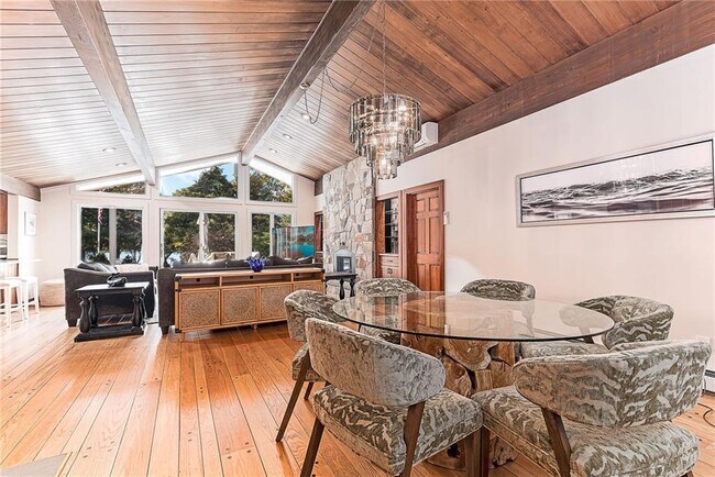 Building Photo - 14 Woodlake Dr