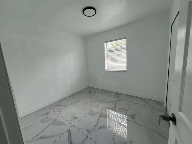 Building Photo - 1601 Crooms Ave