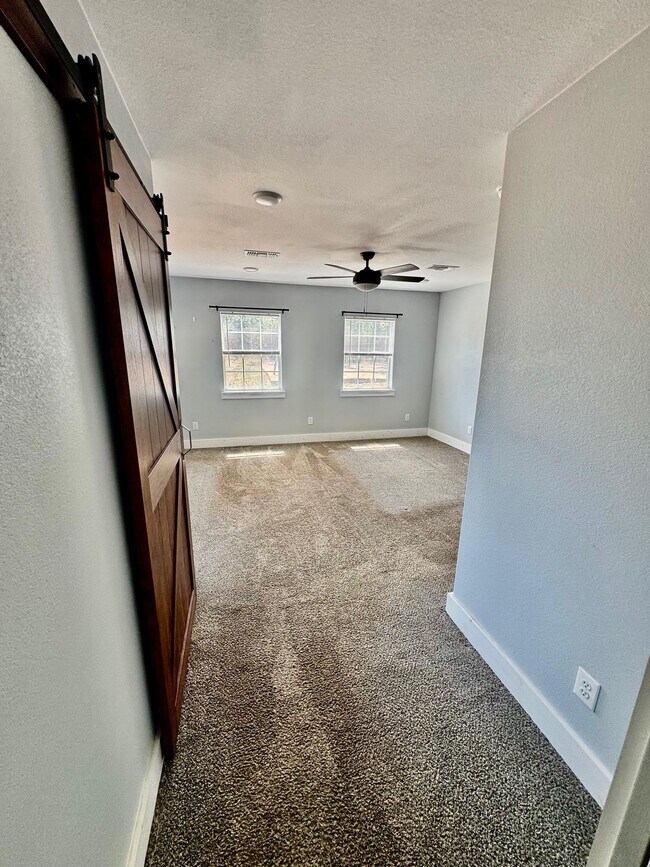 Building Photo - 408 W Luce St