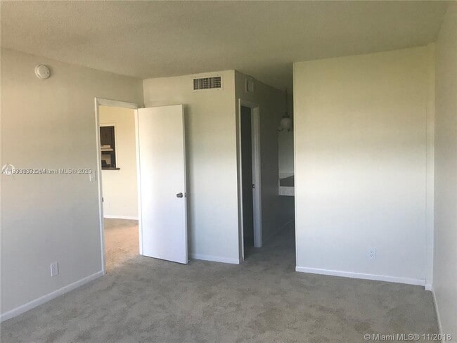Building Photo - 404 NW 68th Ave