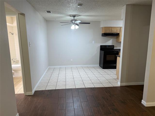 Building Photo - 3008 Townbluff Dr