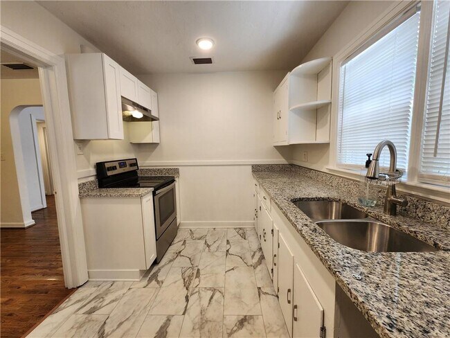Building Photo - 1214 Palmetto St