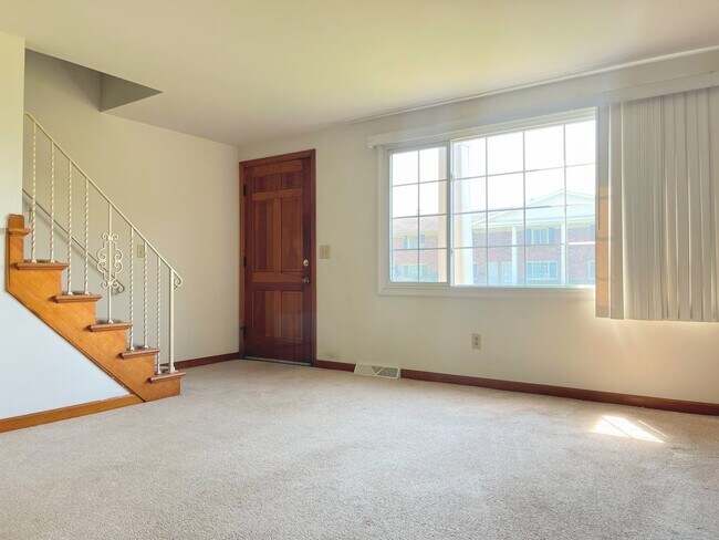 Primary Photo - 25 Oakridge Dr