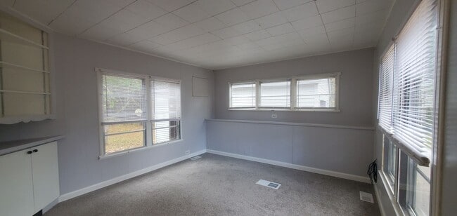 Building Photo - 1 Bedroom Mobile Home on 1 acre lot close to Tart Trail Leelanu Coutny