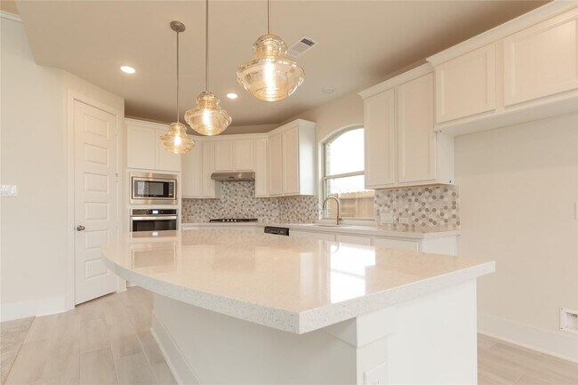 Building Photo - 30031 Aralia Dr