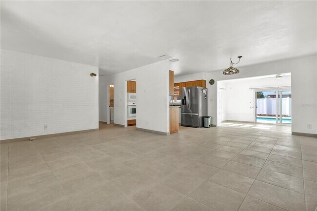 Building Photo - 2675 East Bay Isle Dr SE