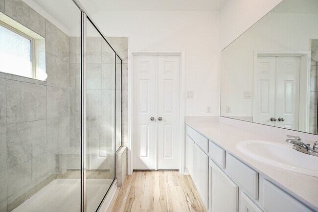 Building Photo - 12503 Highgrove Springs Dr