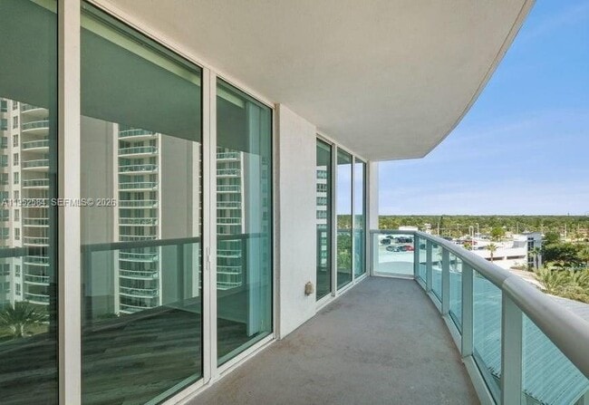 Building Photo - 231 Riverside Dr