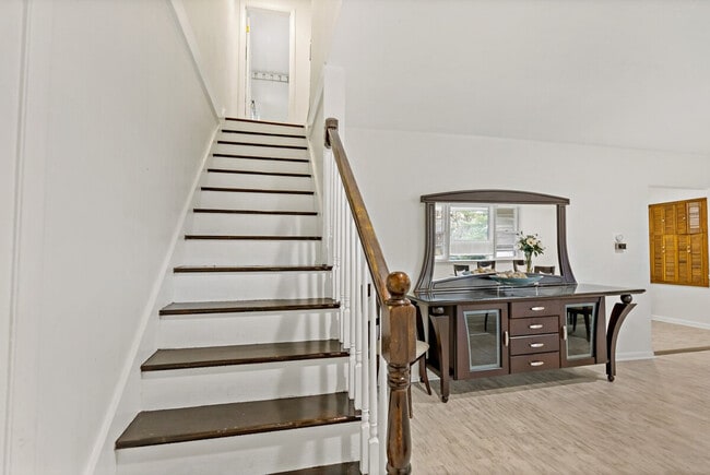 Building Photo - 8403 Woodford Ct