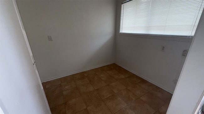 Building Photo - 4921 Crawford St