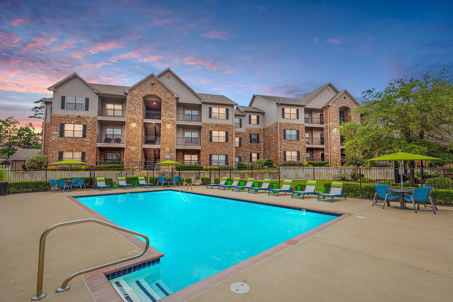 Pool Highland Pointe of Maumelle - Highland Pointe Apartments of Maumelle