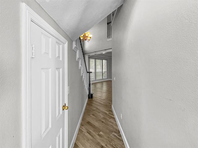 Building Photo - 2132 Cliffside Dr