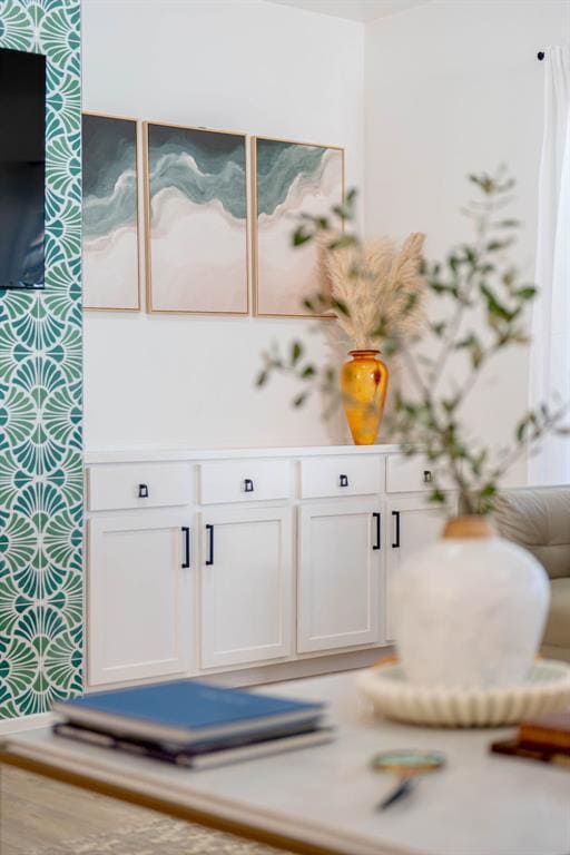 Building Photo - 113 Royal Oaks Dr