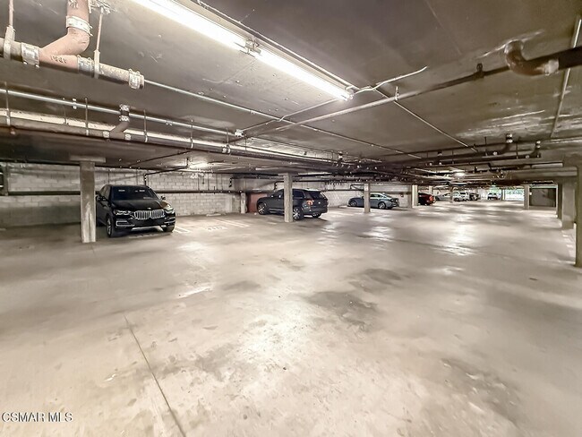 Building Photo - 5420 Sylmar Ave