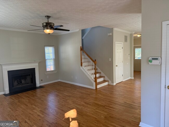 Building Photo - 27 Montgomery St NE