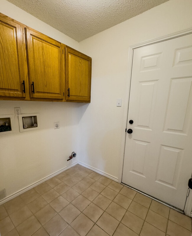 Building Photo - 7305 Netherlands Ln
