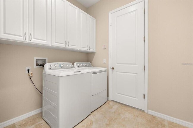 Building Photo - 1855 Flora Pass Pl