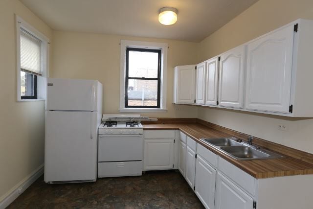 Building Photo - 3913 N Janssen Ave