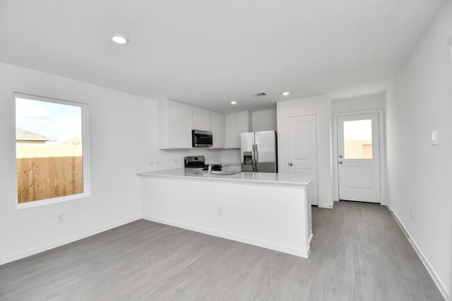 Building Photo - 21522 Cottonwood Mdws Trl