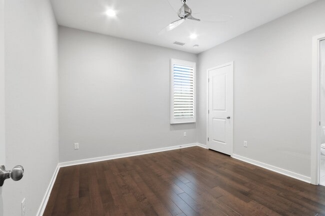 Building Photo - For Lease – 4 Bed / 3 Bath Townhome with 2-Car Garage