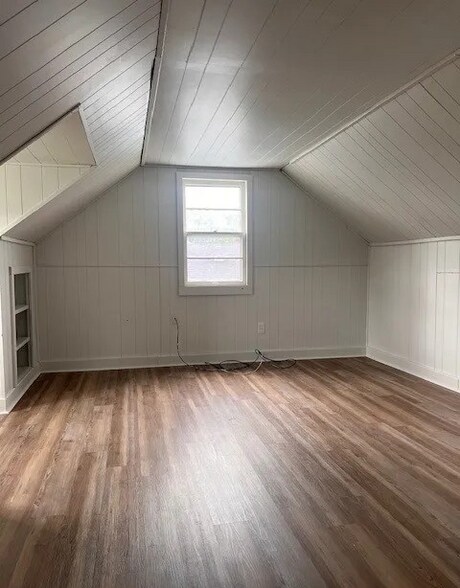 master bedroom - 1340 Aberdeen Ave