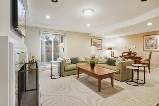 Building Photo - 2619 Woodley Pl NW