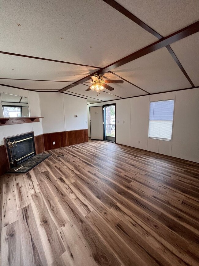 Building Photo - Home in south Lowndes County