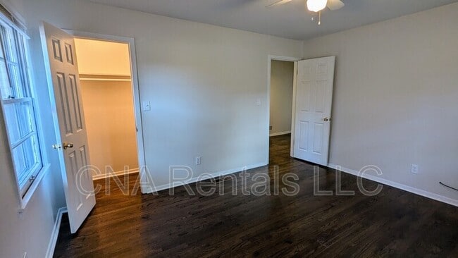 Building Photo - 294 Robin Ln SE