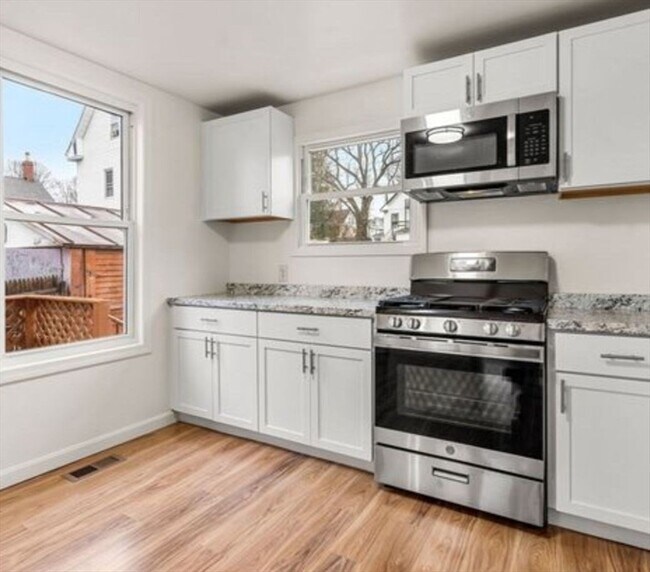 Building Photo - 57-59-59 Cedar St